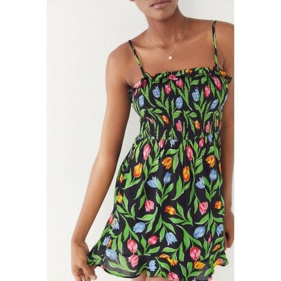 New Urban Outfitters Sabrina Gauze Smocked Mini Dress Size XS - Picture 2 of 8